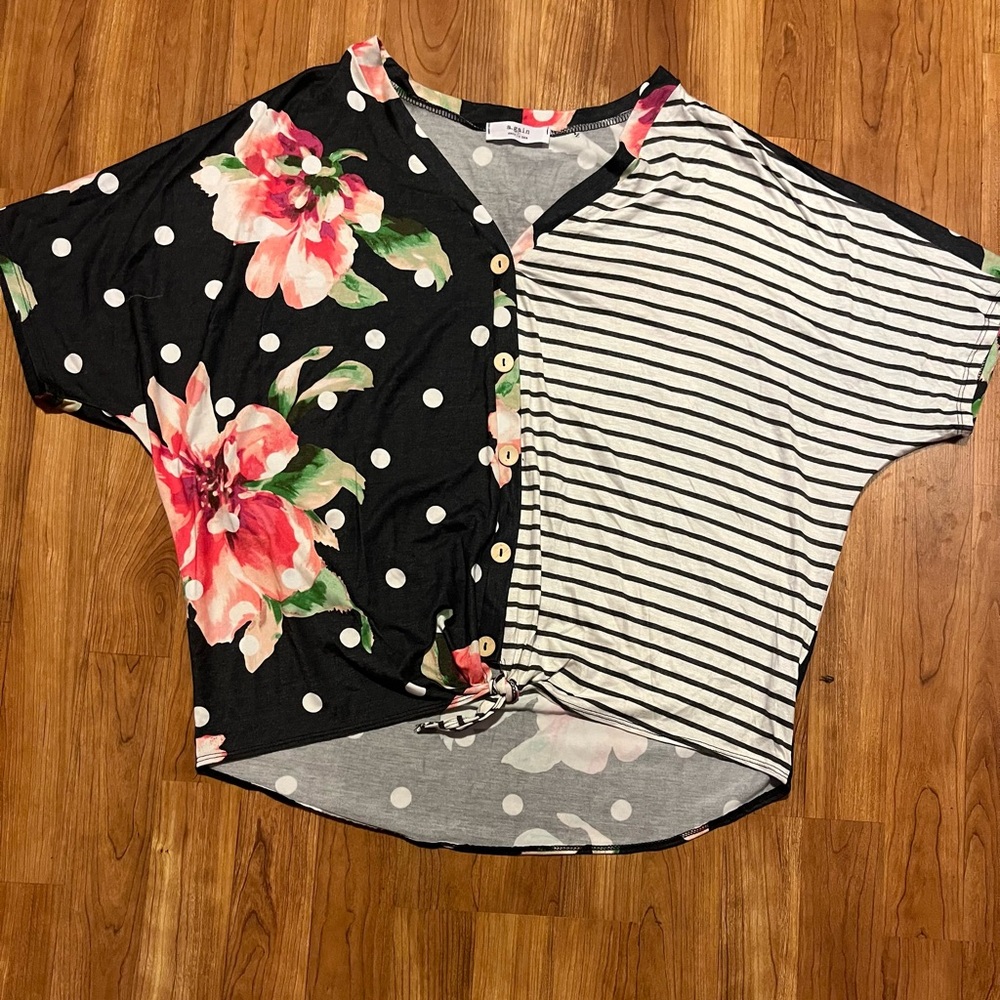 🆕 NWOT Boutique Floral and Striped Short Sleeve Tee, L